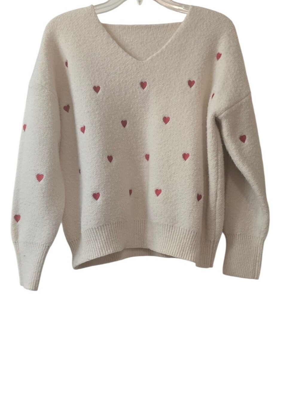 Amazon Cream V-Neck Heart Pattern Sweater Size L
